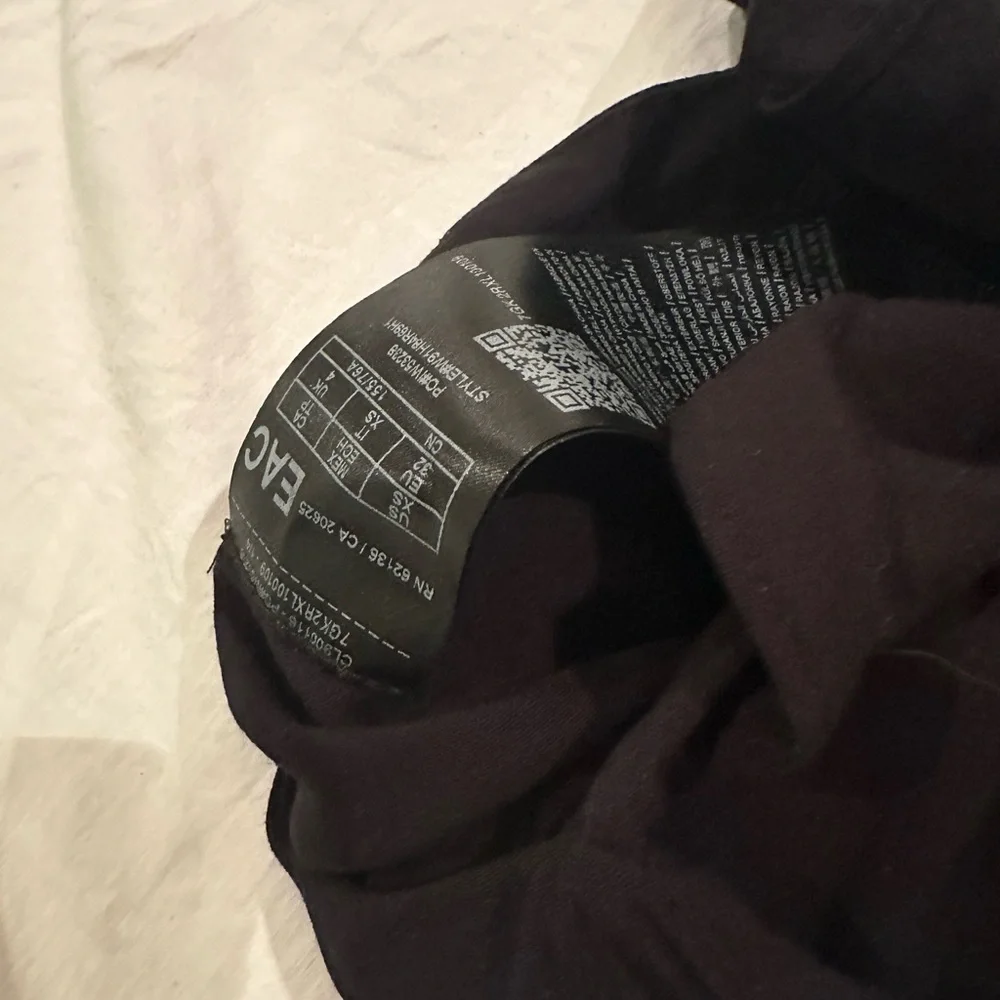 GUESS Womens Charissa Black Off-the-shoulder Knot-front Crop Top XS $58 - Picture 7 of 10